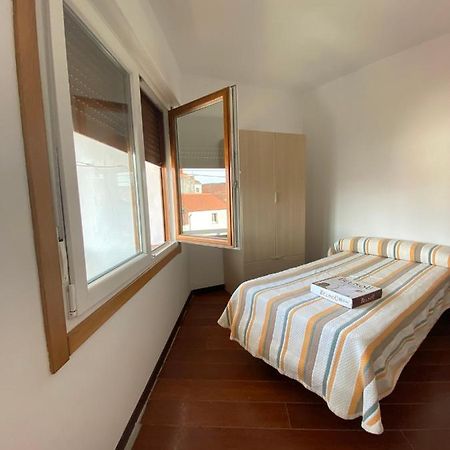 Amplio Apartamento En El Centro De О Грове Екстериор снимка